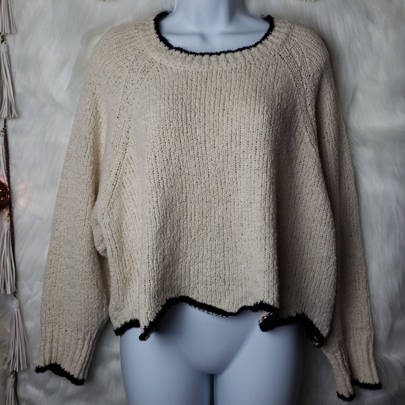 Zara Sweaters - Zara Knit Cream & Black Long Sleeve Sweater
